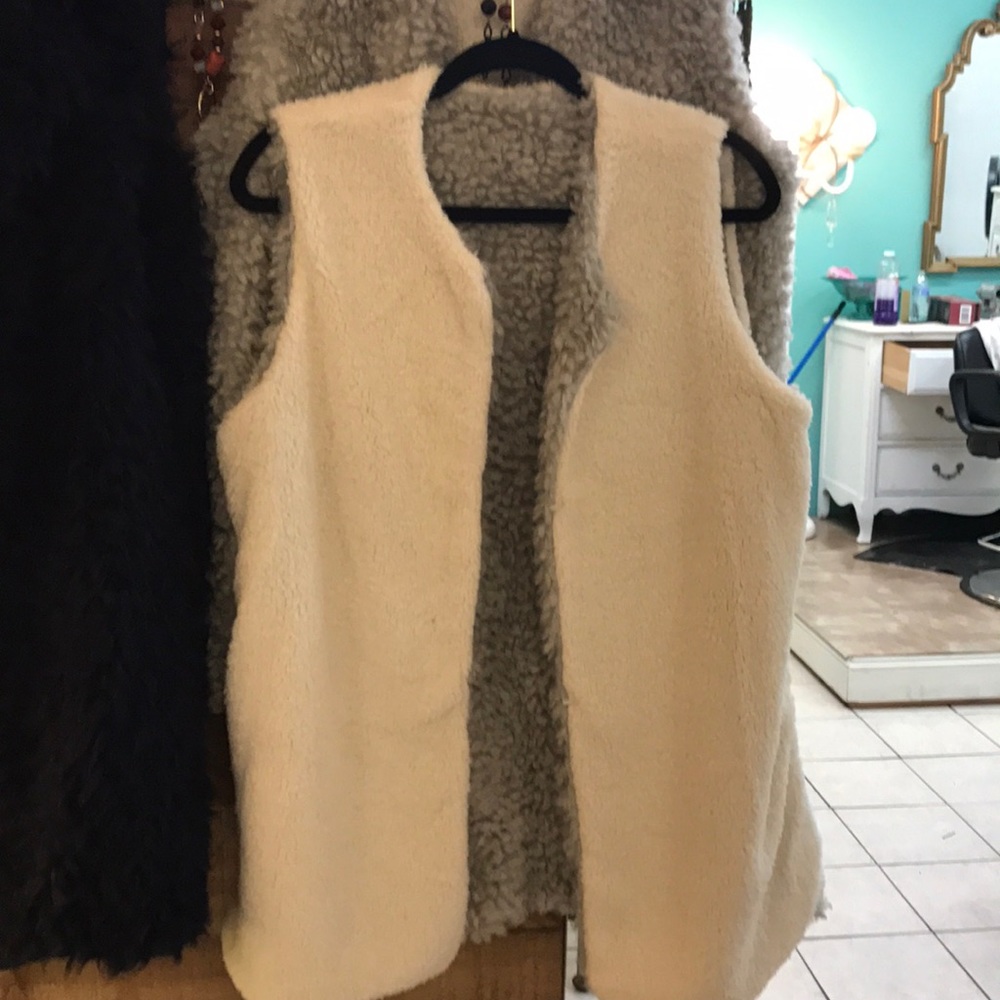 Vest - Picture 2 of 3